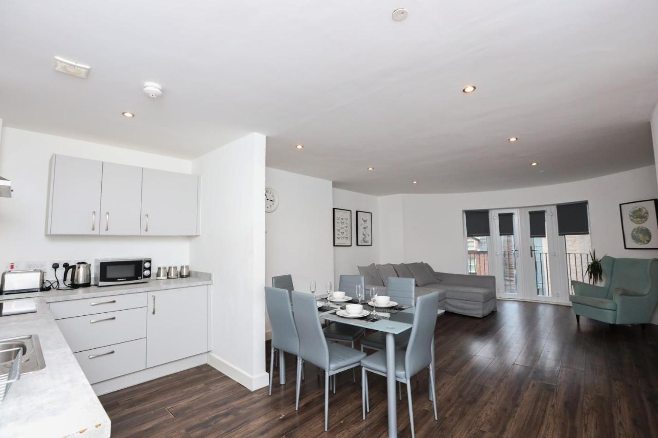 Serviced In Centre - L1 Boutique By Happy Days * Liverpool