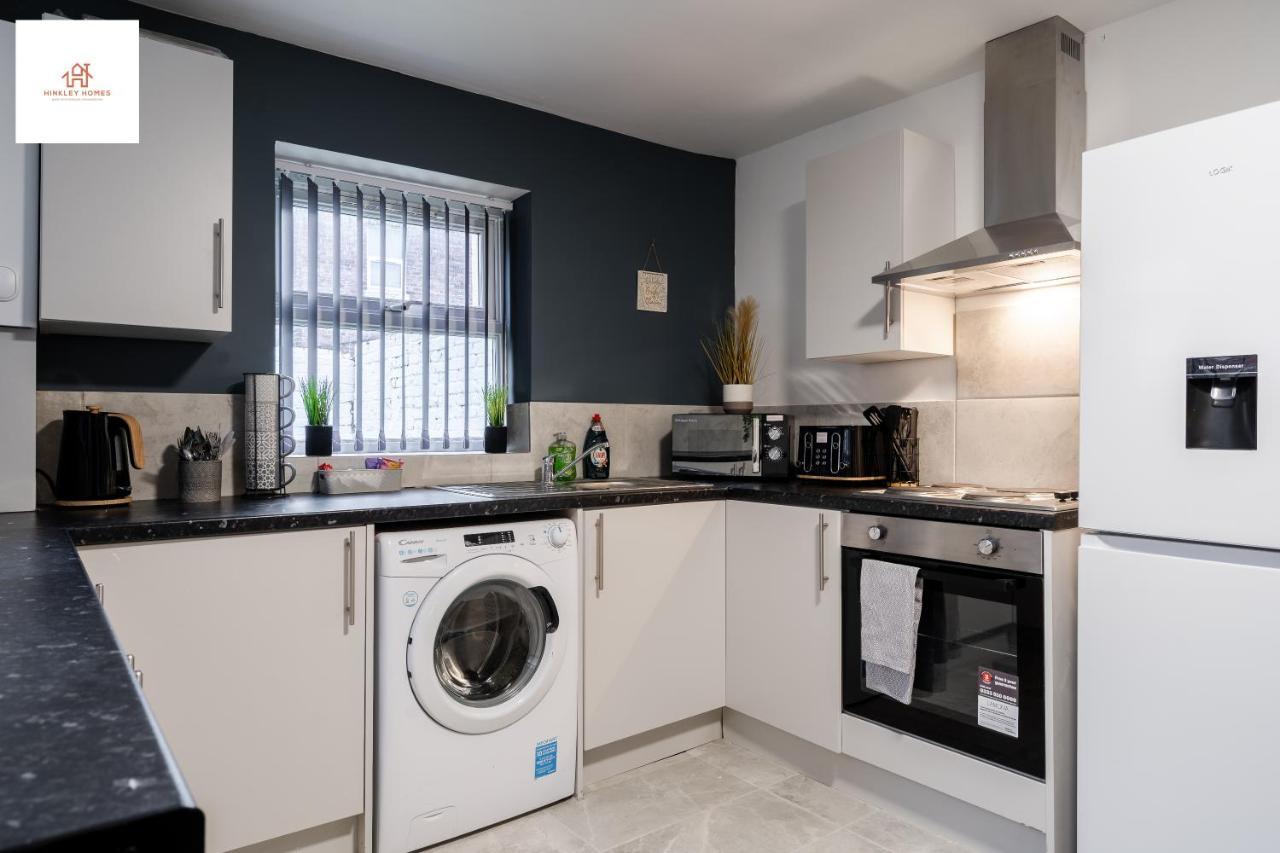 Immaculate 4 Bed In By Hinkley Homes Short Lets & Serviced