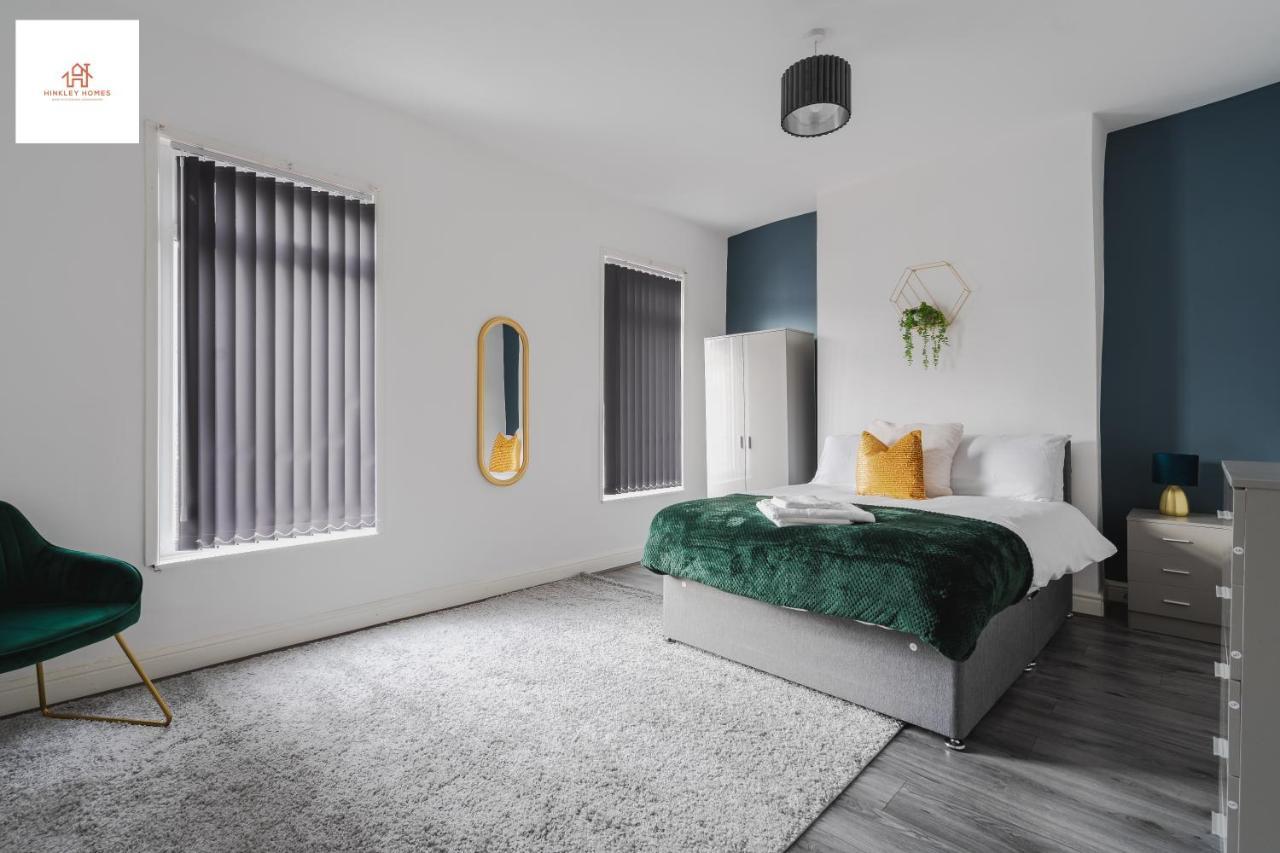 Immaculate 4 Bed In By Hinkley Homes Short Lets & Serviced Liverpool