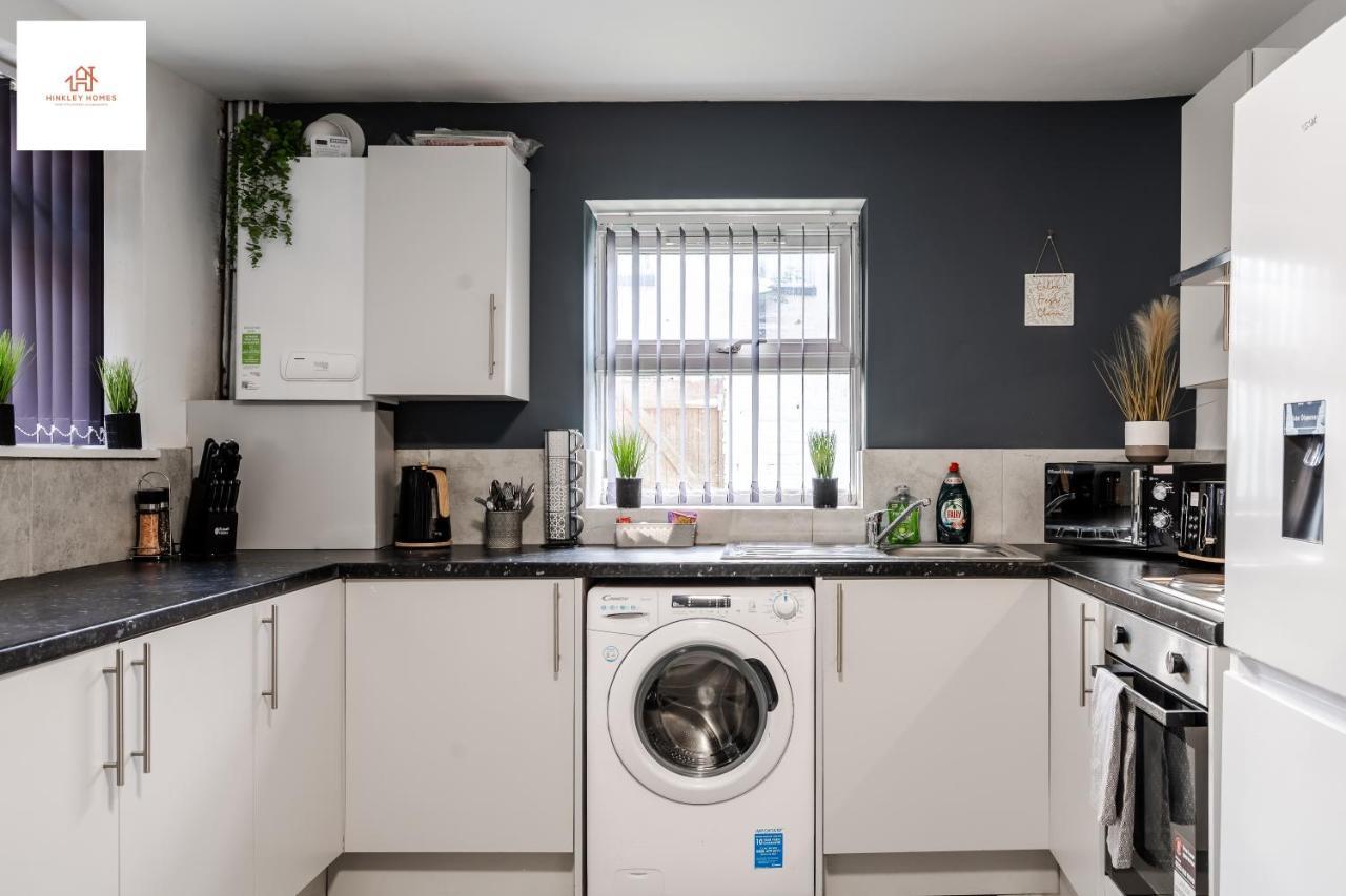 Immaculate 4 Bed In By Hinkley Homes Short Lets & Serviced