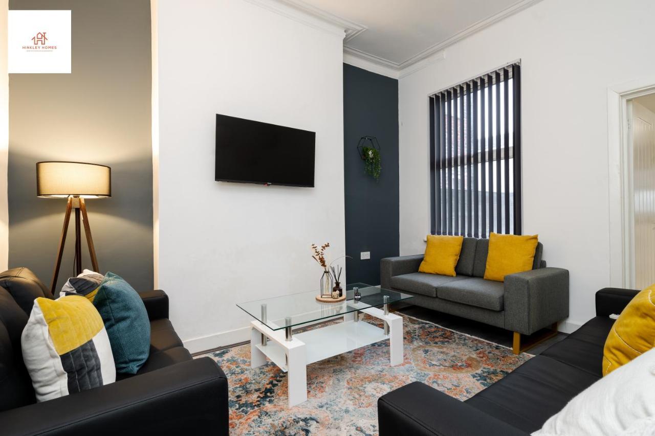 Apartment Immaculate 4 Bed In By Hinkley Homes Short Lets & Serviced