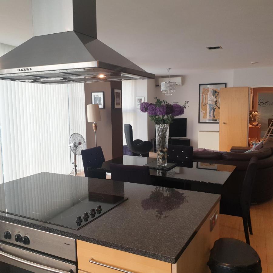 Luxury Location In Center Apartment *