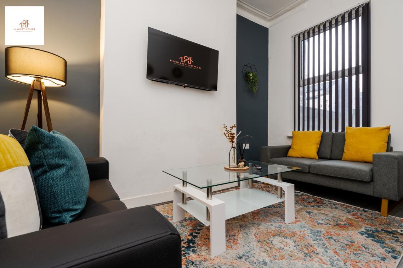 Immaculate 4 Bed In By Hinkley Homes Short Lets & Serviced