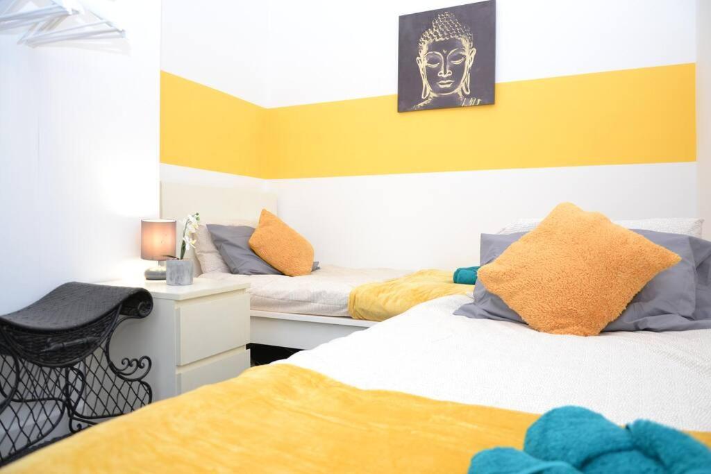 Apartment Cozy Near City, Sleeps 5, Free Parking, Wifi