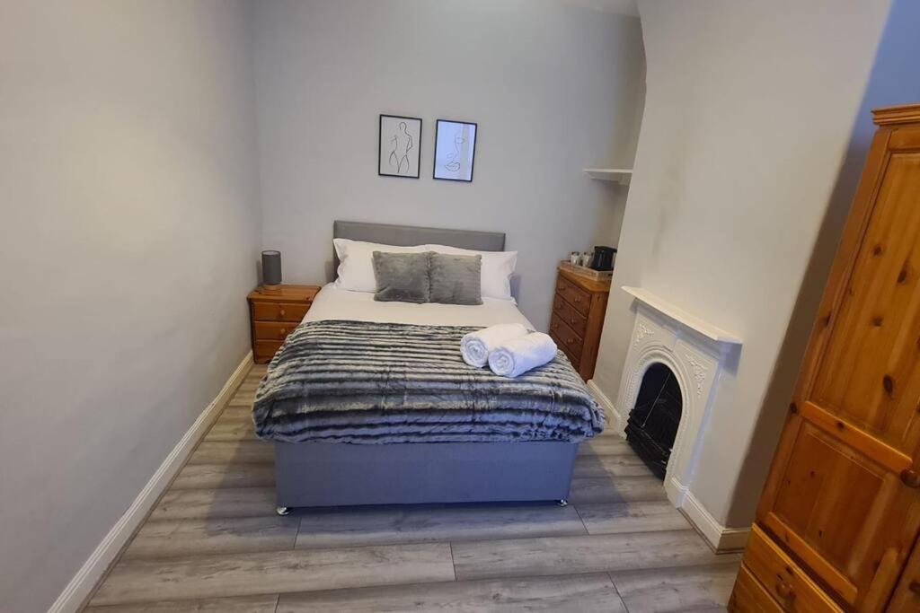 Entire House Near City Centre With Parking Permit *