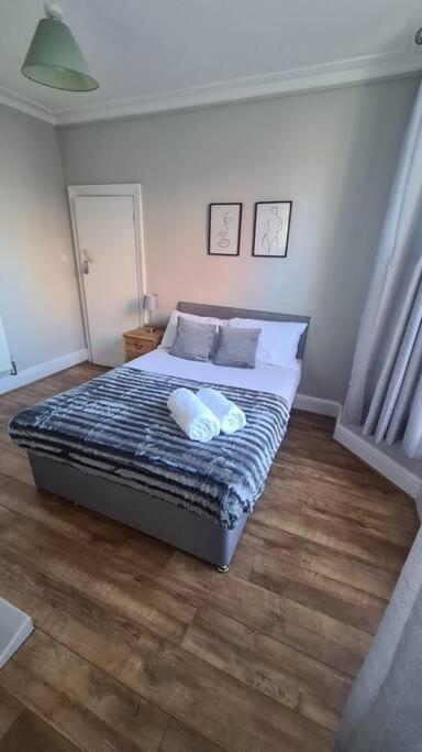 Entire House Near City Centre With Parking Permit