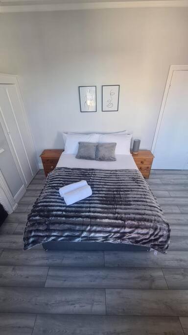 Entire House Near City Centre With Parking Permit Liverpool