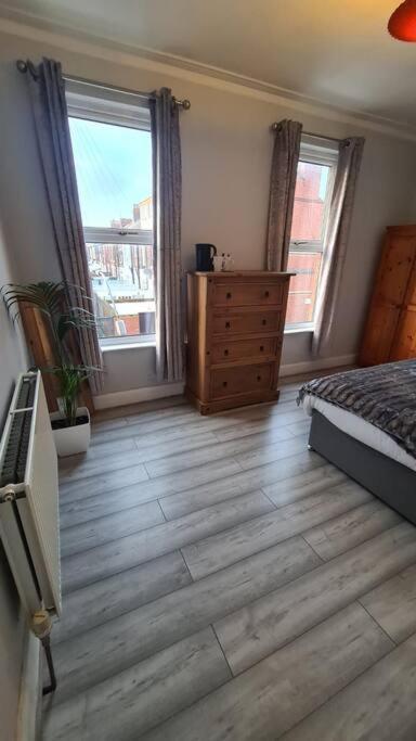 Entire House Near City Centre With Parking Permit