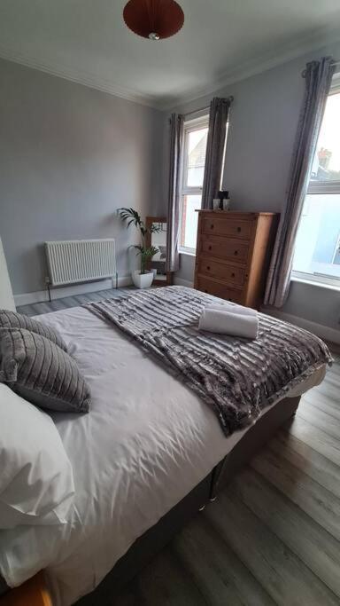 Entire House Near City Centre With Parking Permit Holiday home Liverpool