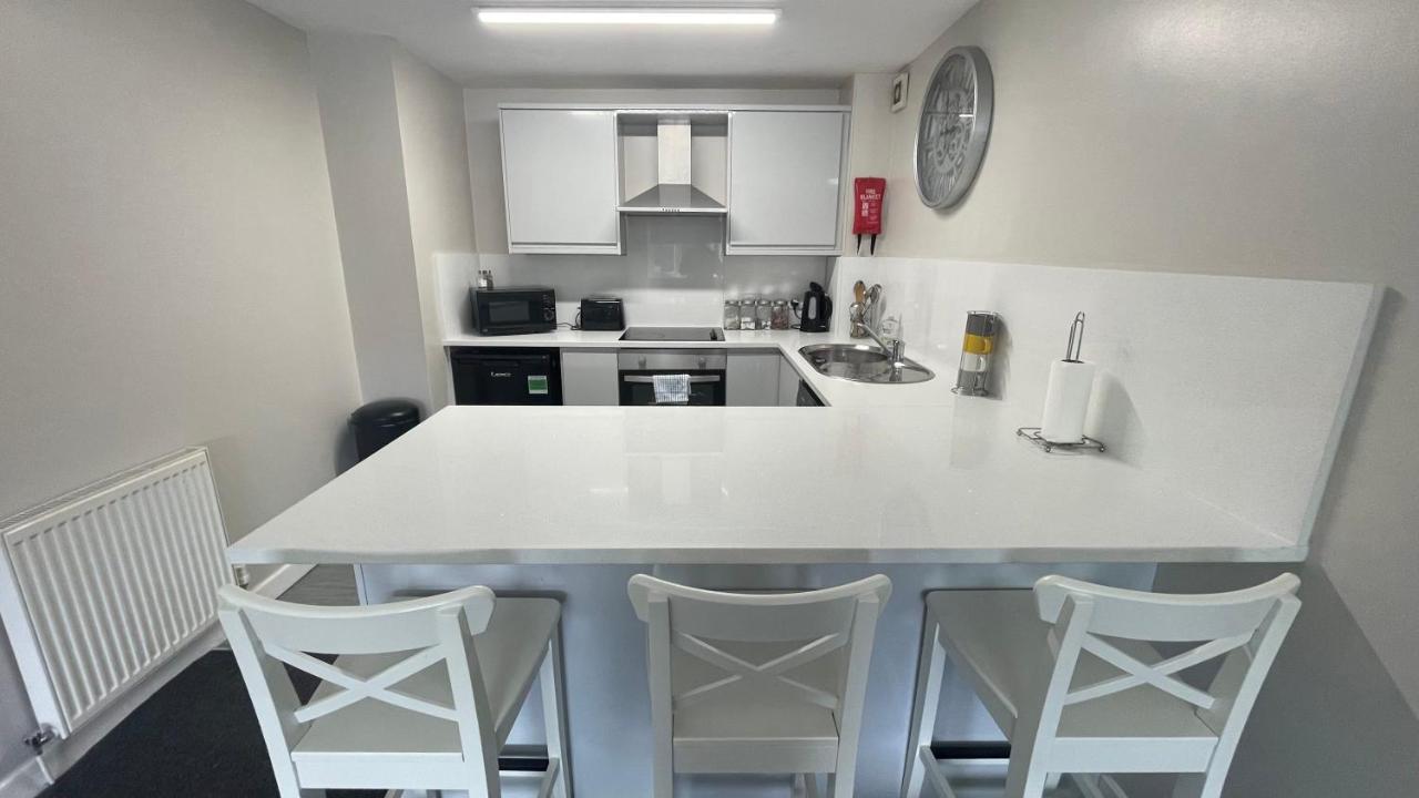 Apartment Hosted By Ryan - 2 Bedroom
