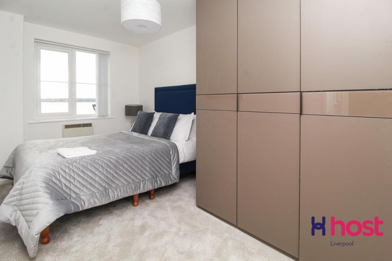 Host - Riverside Retreat By Centre With Private Parking Apartment *