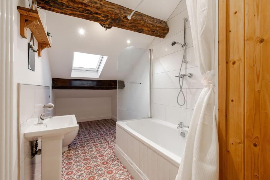 Apartment Rst Bramley Moore