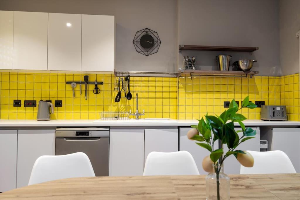 Apartment Rst Bramley Moore