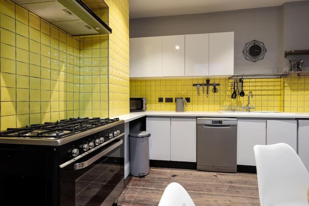 Apartment Rst Bramley Moore