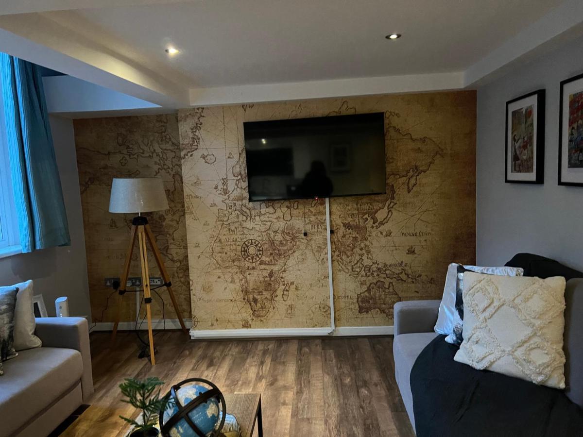 Halifax House Apartment *