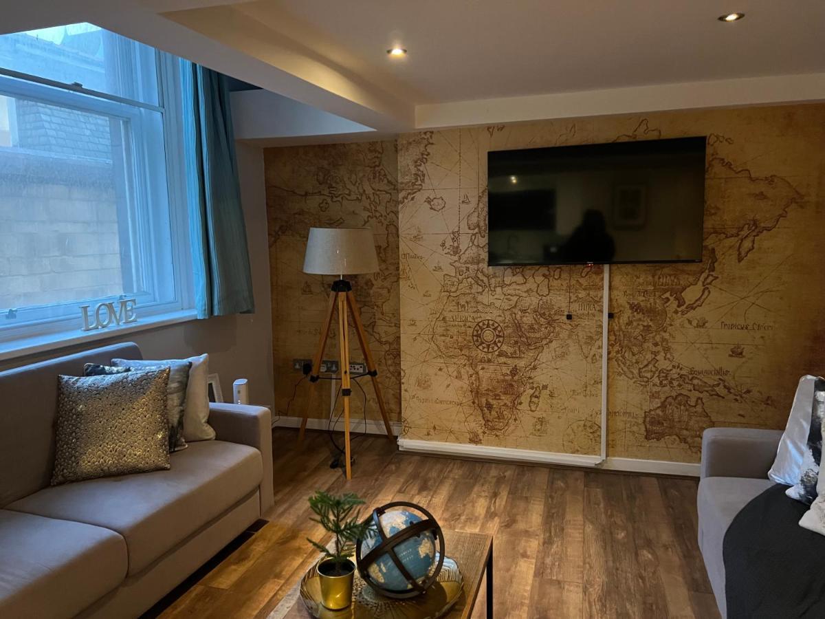 Halifax House Apartment *