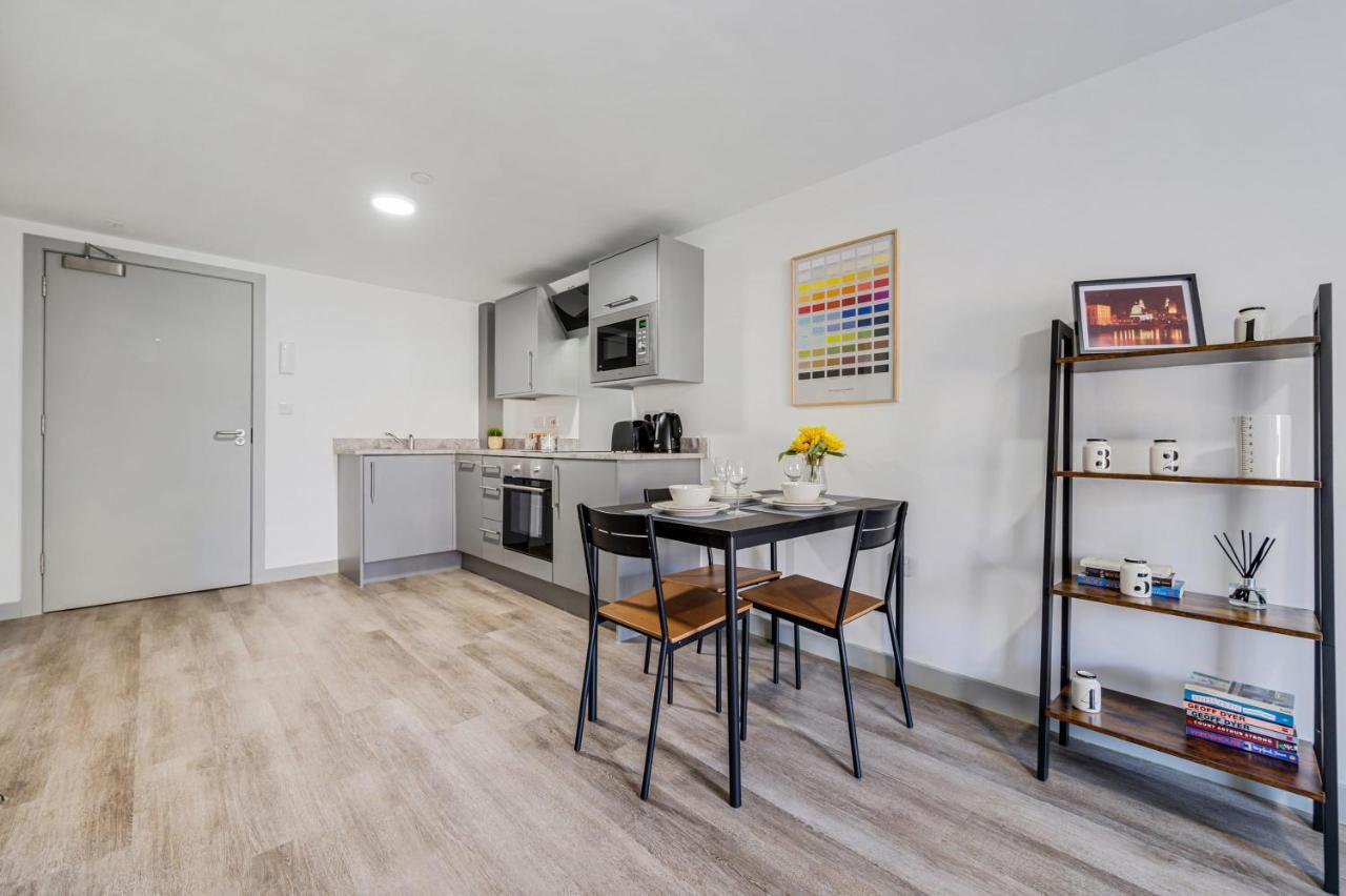 Apartment Host & - The Roscoe Nest *