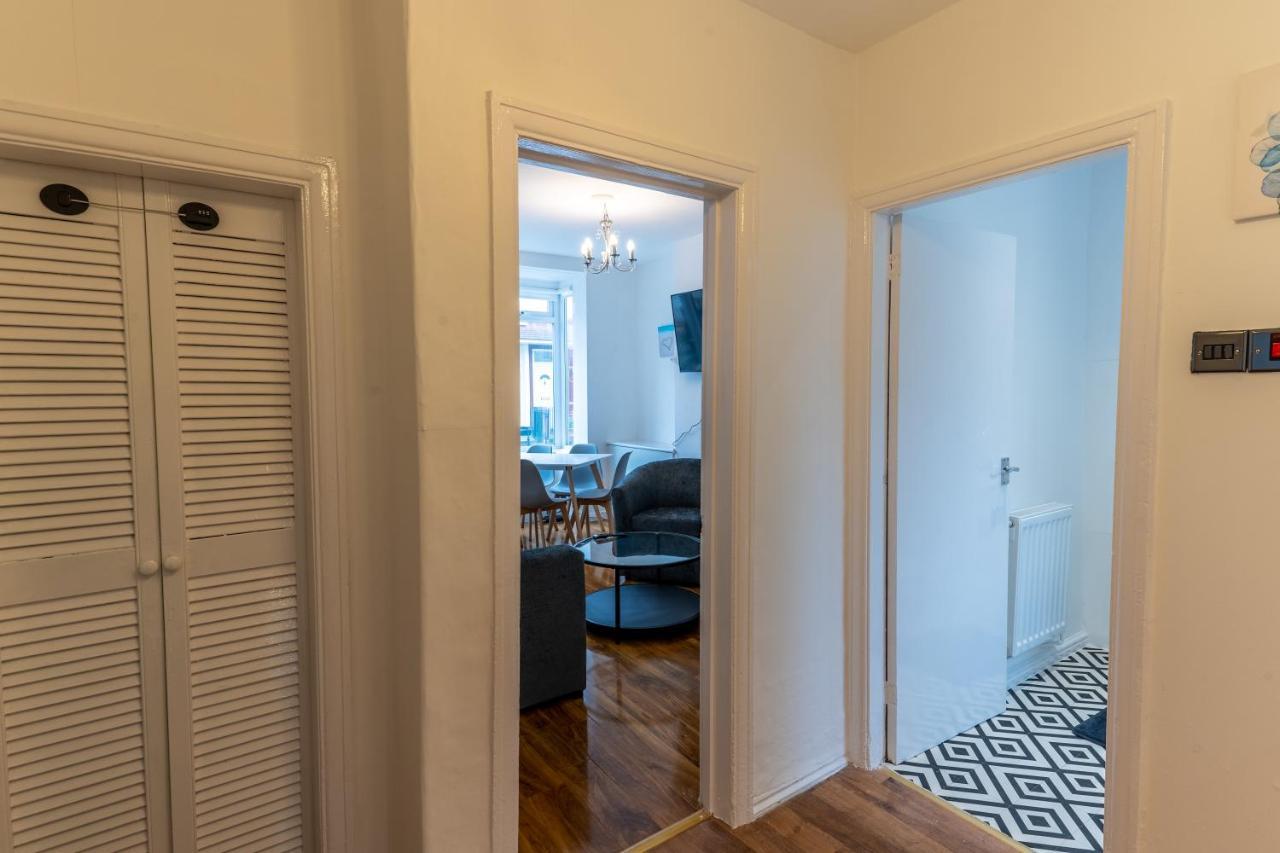 Cheerful And Modern 3 Bdr For 7