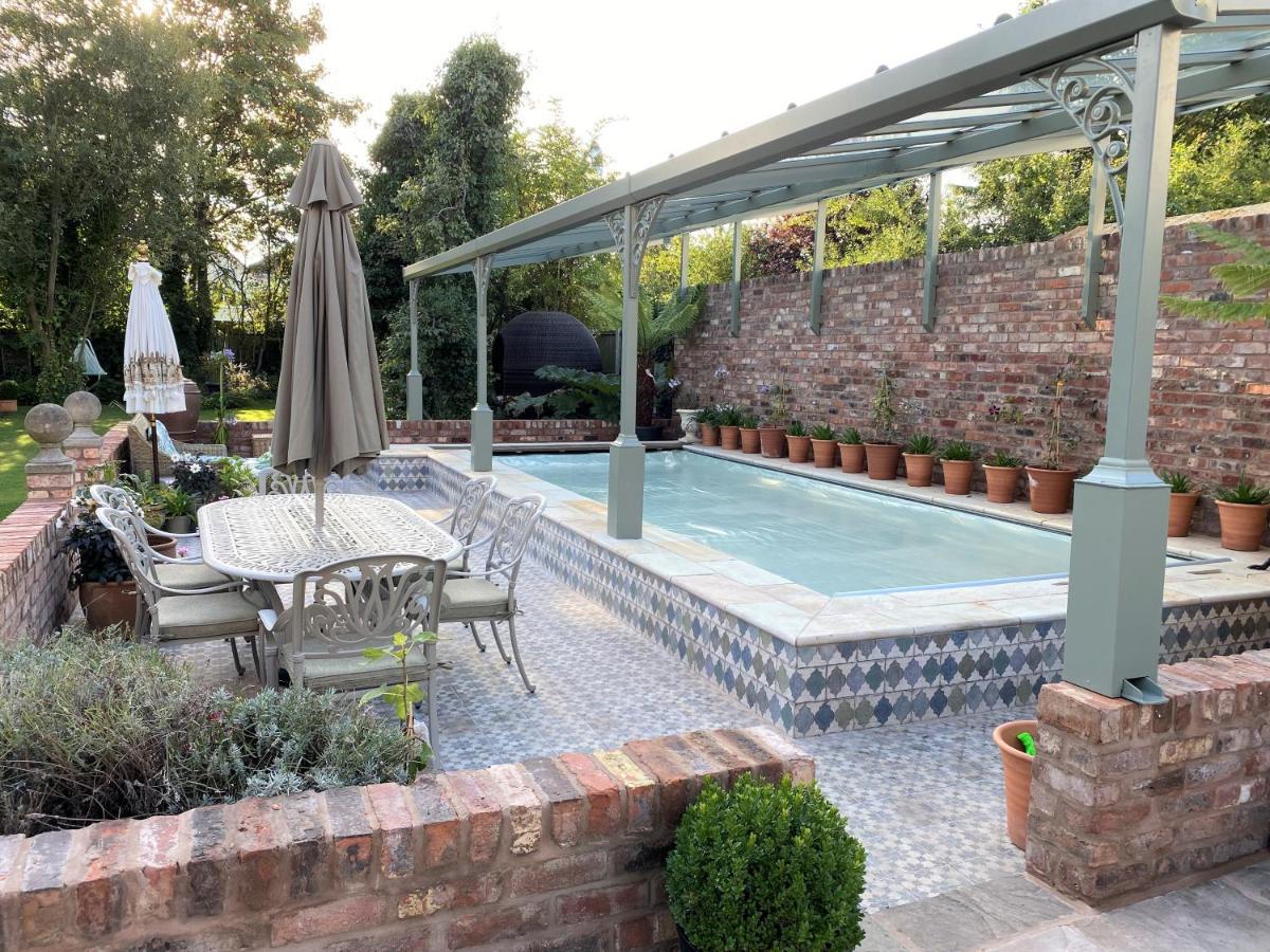 Holiday home Lyndhurst - Victorian With Heated Pool Liverpool