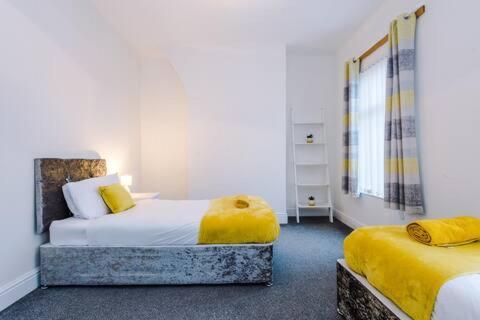 Anfield House 2 Bedroom 2 Mins From Anfield Stadium Sleeps 7 Holiday home