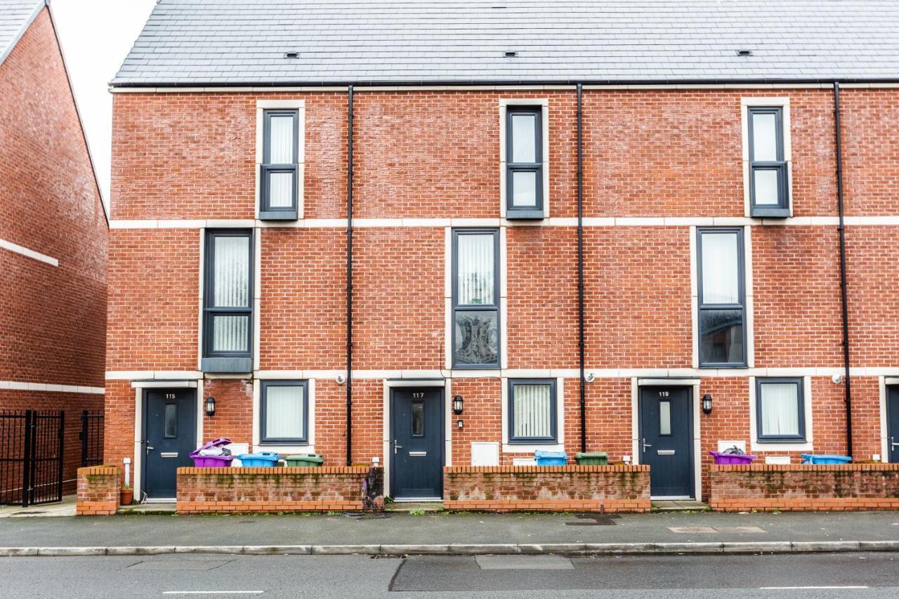 Modern Centre Townhouse By Hinkley Homes *