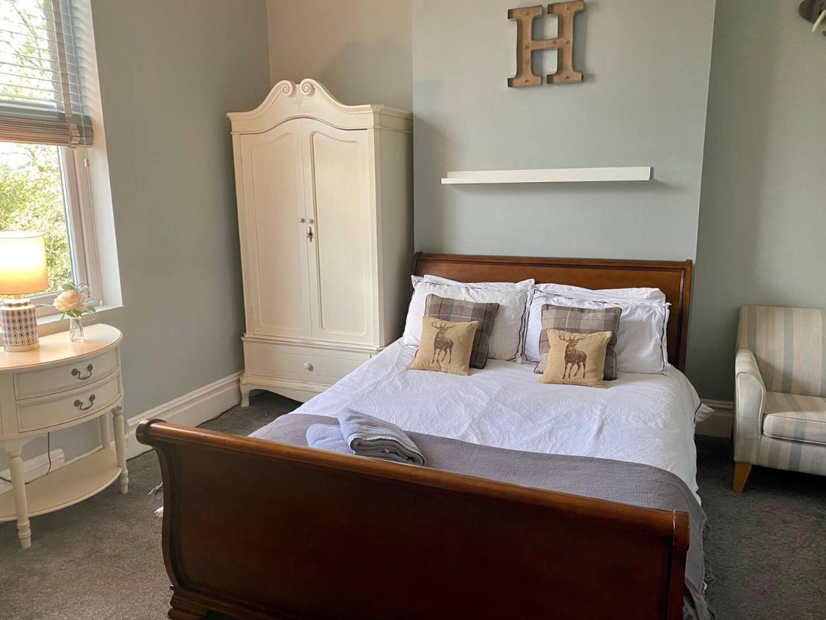 Lyndhurst - Victorian With Heated Pool Liverpool