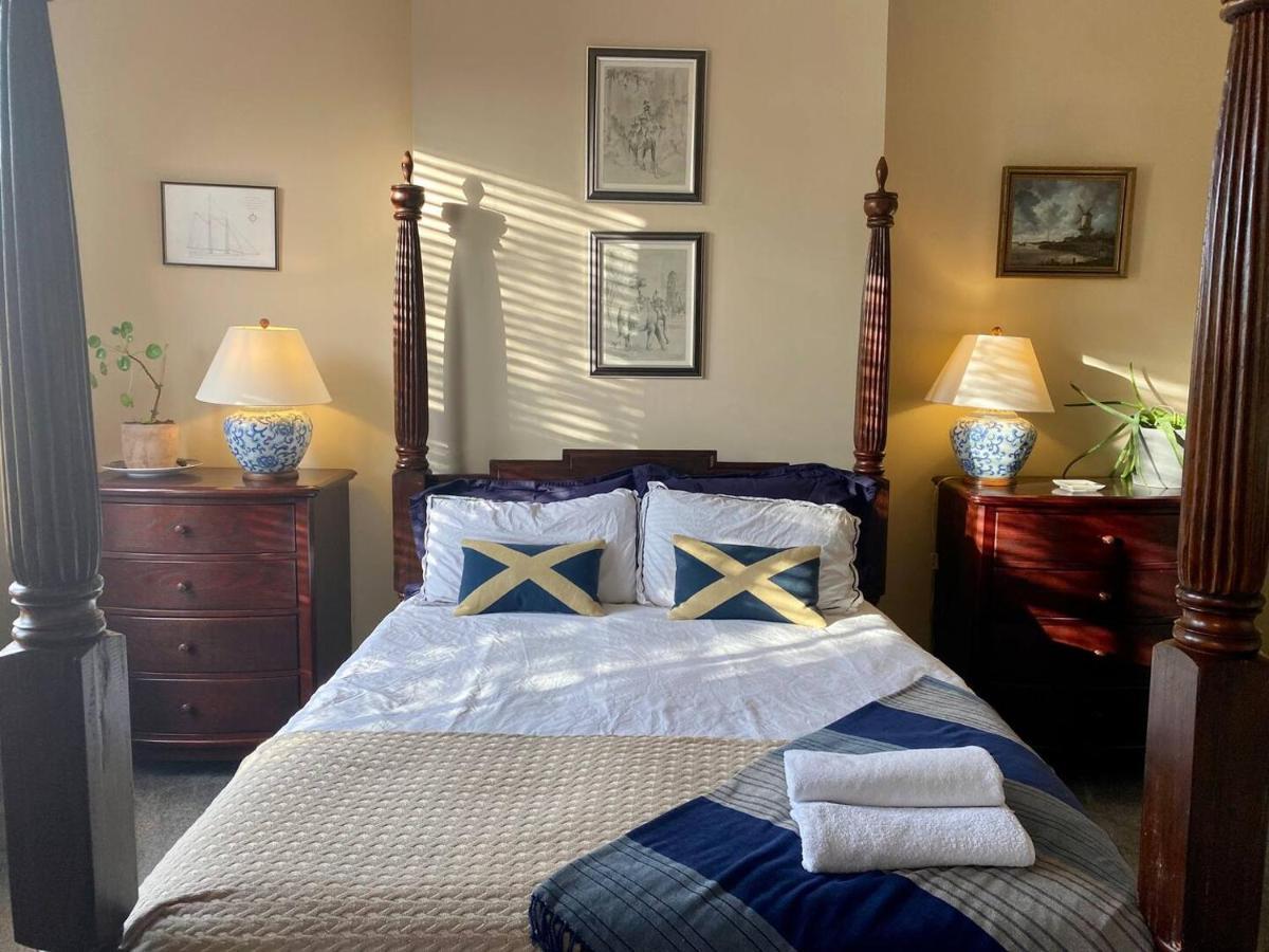 Lyndhurst - Victorian With Heated Pool *