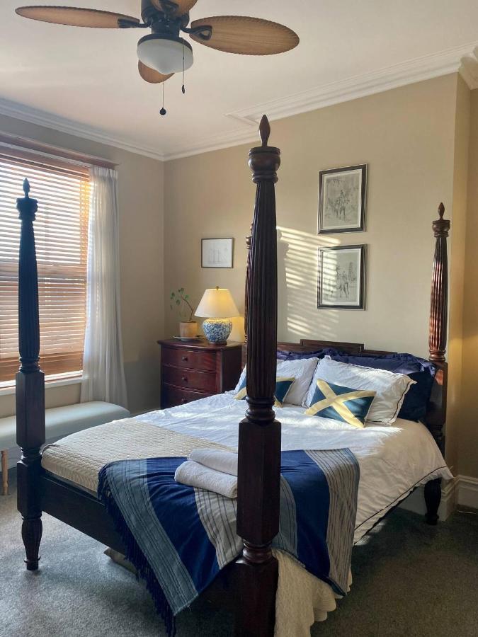 Lyndhurst - Victorian With Heated Pool Liverpool