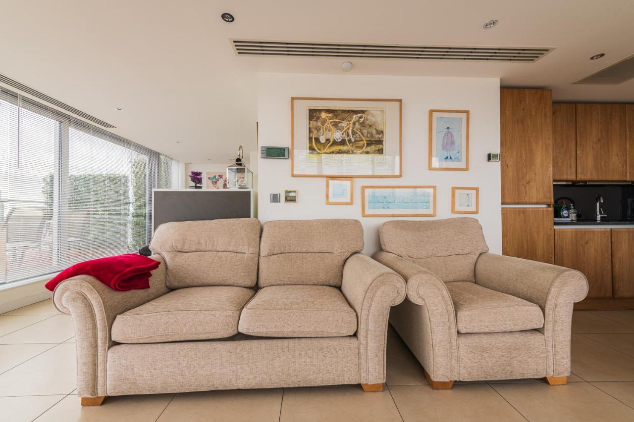 Apartment Sidemersey Livings- Unmatched Panoramic Views, Secure Parking, Beautiful Balcony- A To Remember *