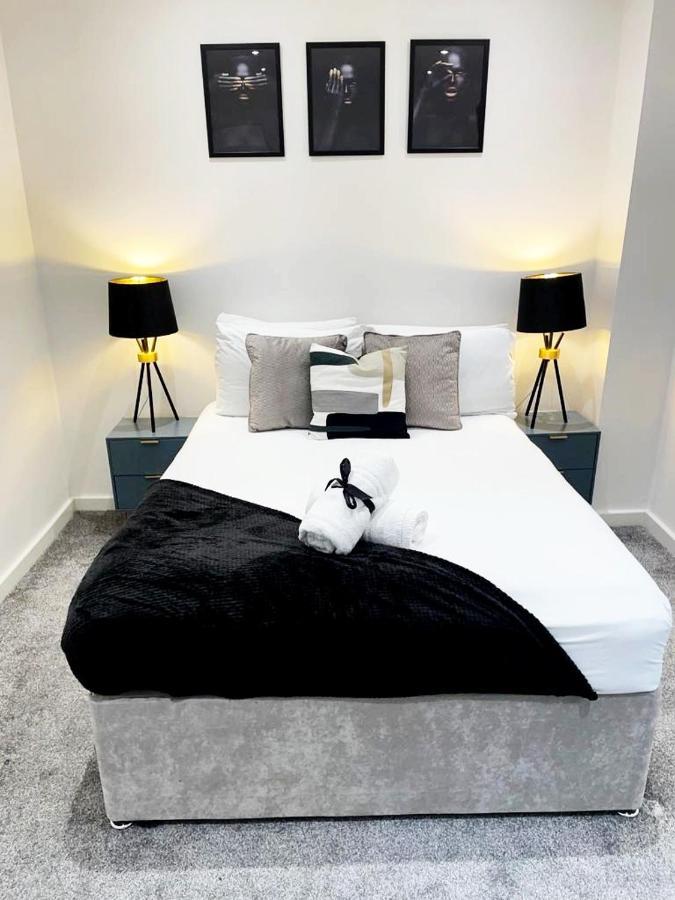 Apartment 2 Bed Penthouse In City Centre *