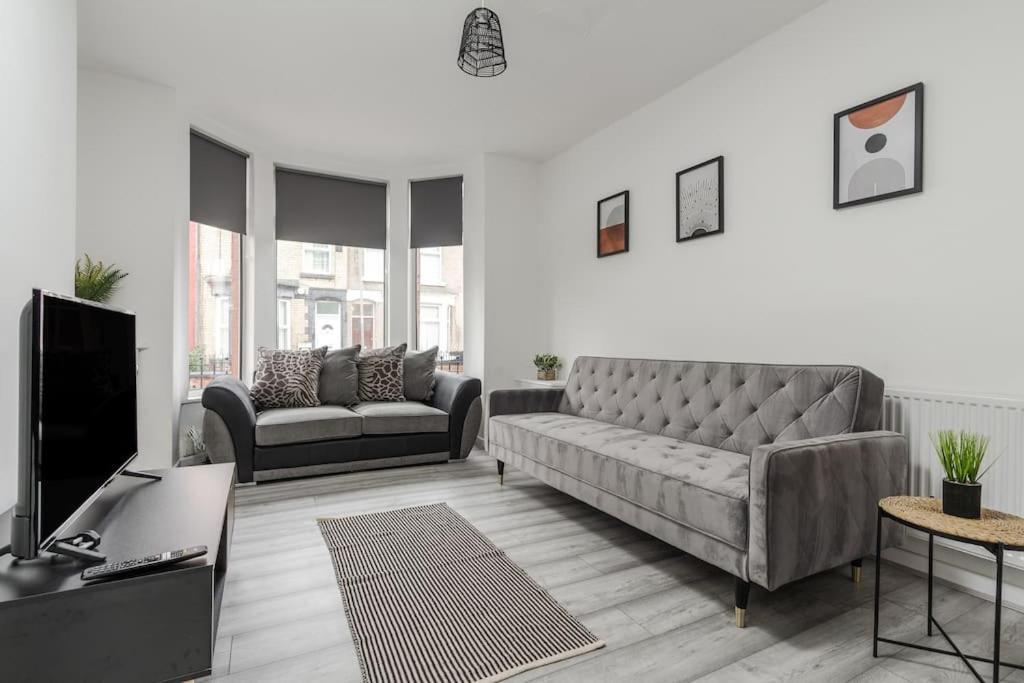 3 Bed House Apartment *