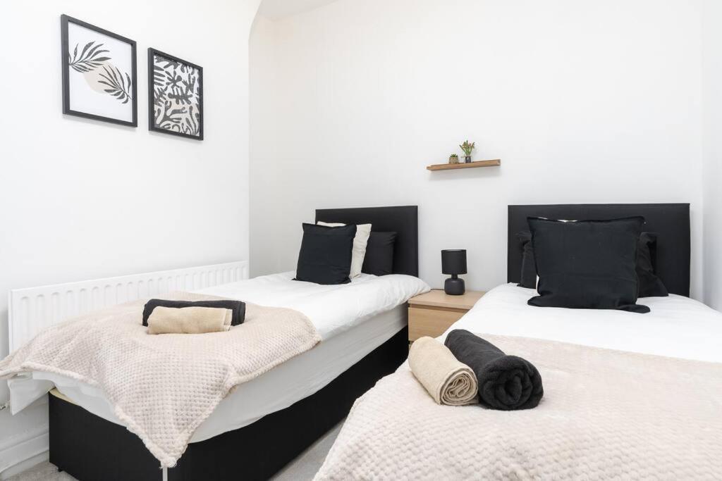 3 Bed House Apartment