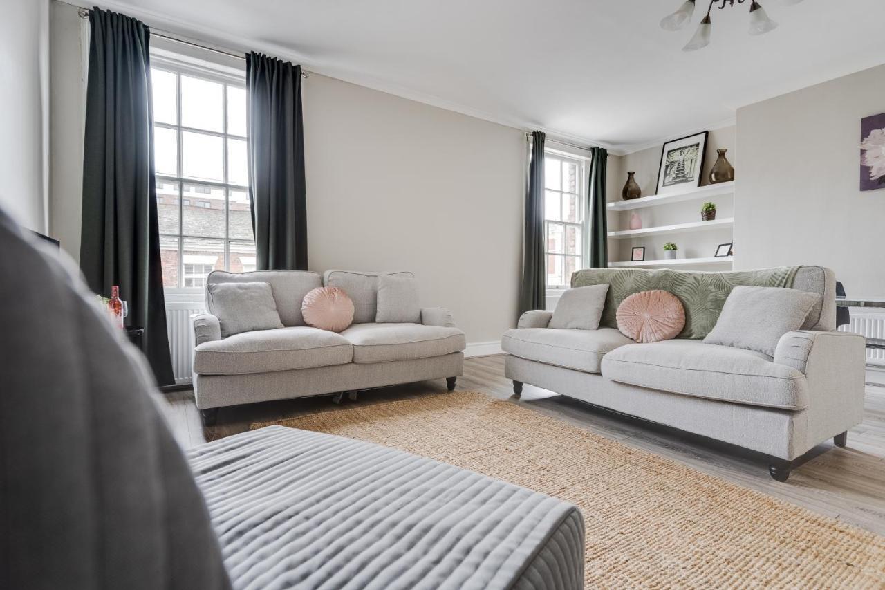 Rodney Street Townhouse & Apartments, & Stylish Apartment Liverpool
