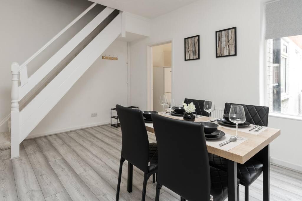 3 Bed House Apartment Liverpool