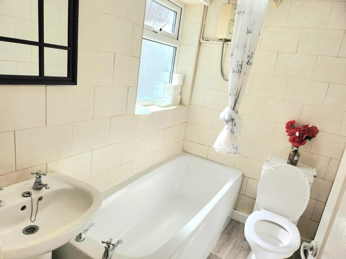 Apartment Hawkins Town House Near City Ctr And All Amenities