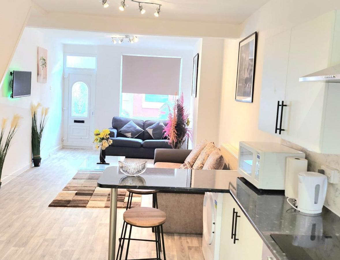 Apartment Hawkins Town House Near City Ctr And All Amenities Liverpool