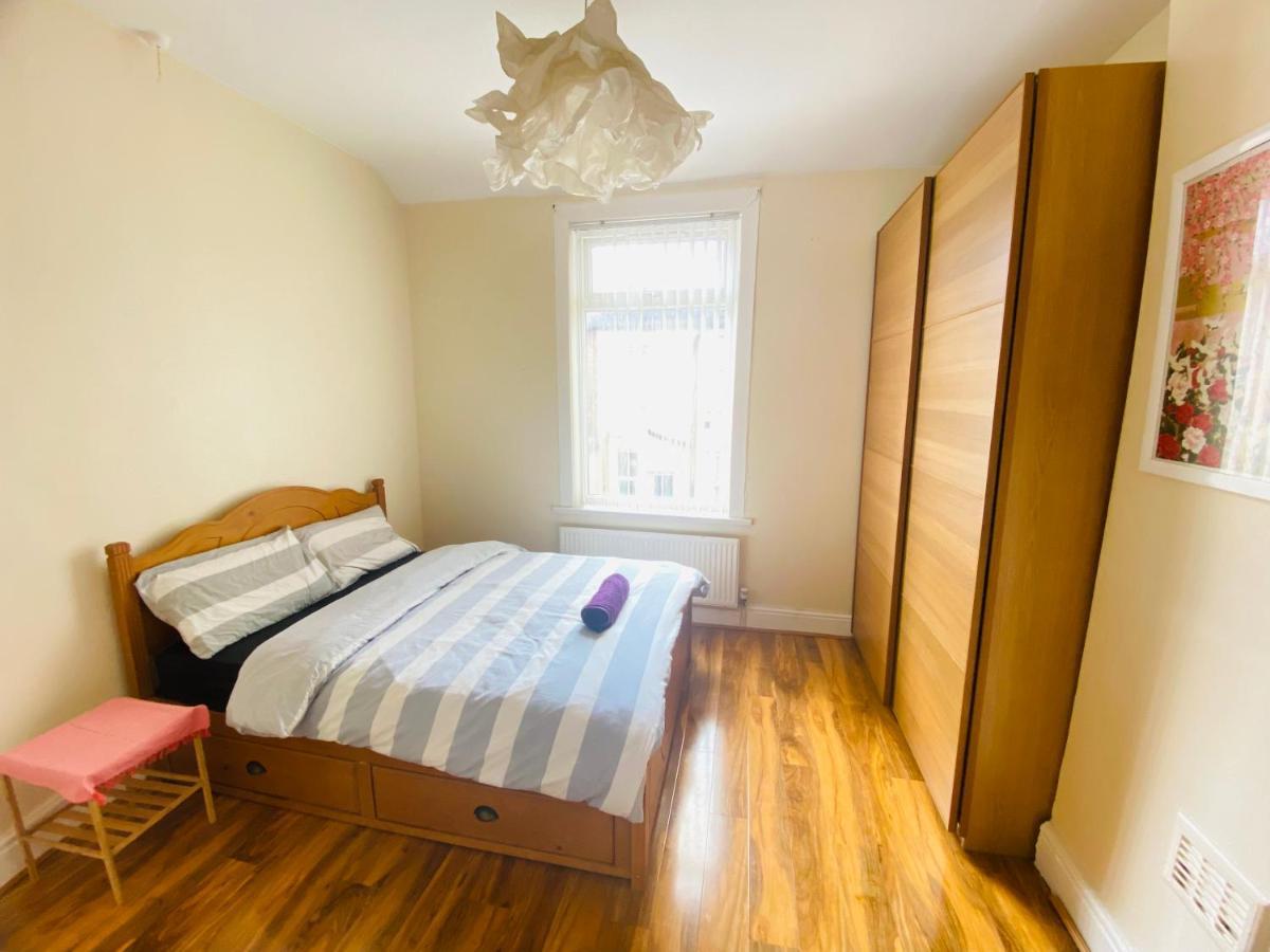Homestay Entire 4 Bedroom House - Ev Point & Free Parking *