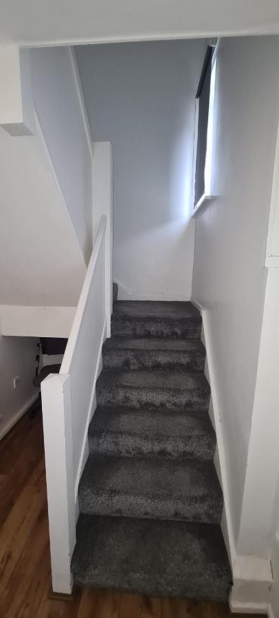 Lovely House 6 Mins Drive To Town Sleeps 1 To 6 Apartment Liverpool