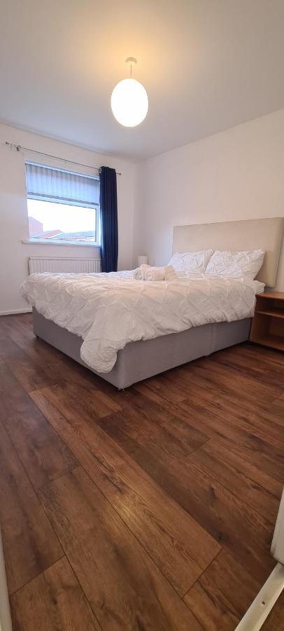 Lovely House 6 Mins Drive To Town Sleeps 1 To 6 Apartment Liverpool
