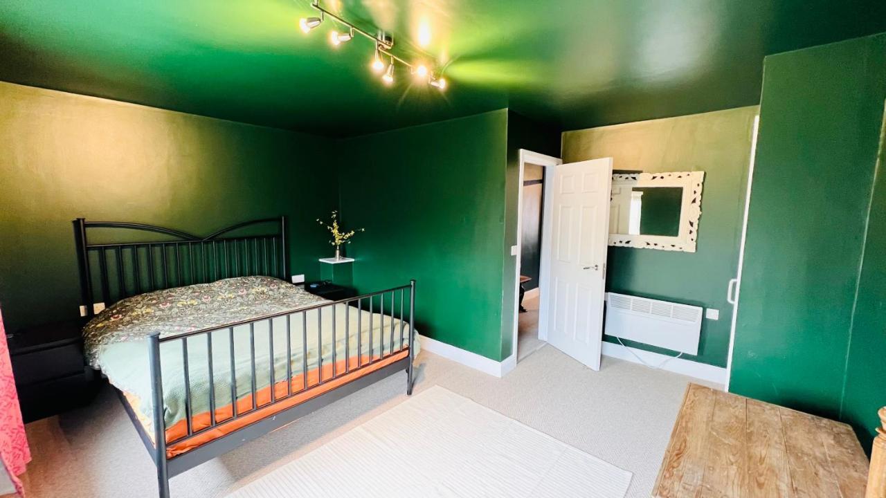 Apartment Centre Flat, Free Parking, Period