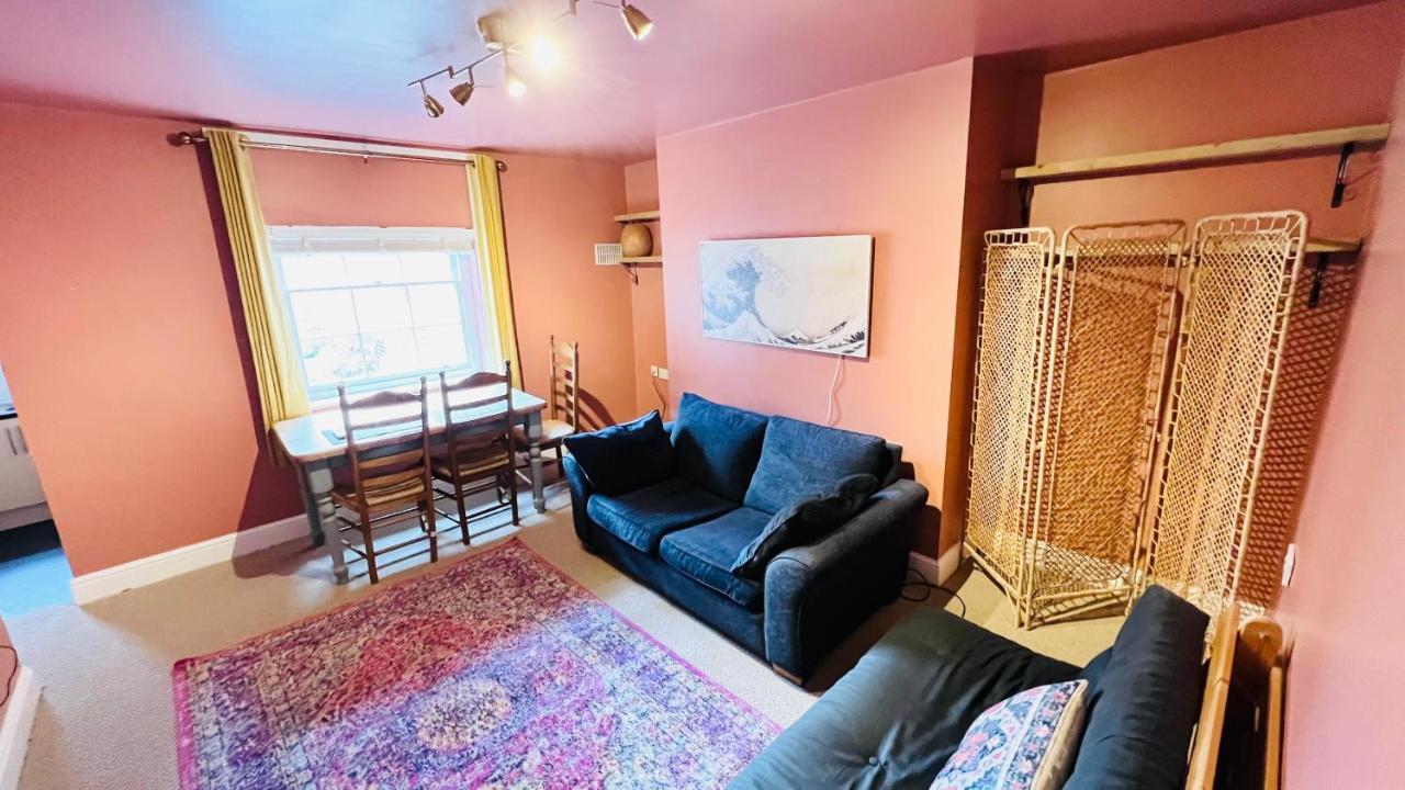 Apartment Centre Flat, Free Parking, Period *