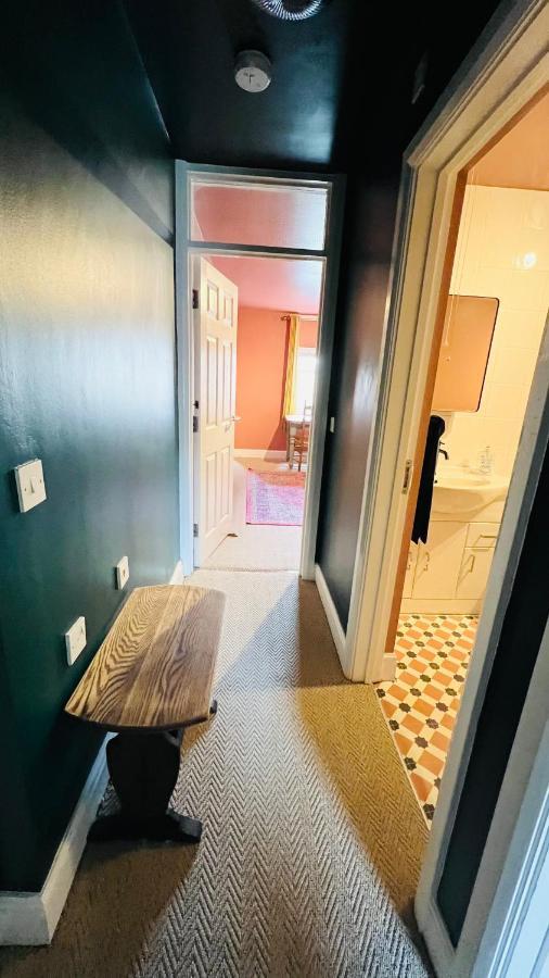 Centre Flat, Free Parking, Period Apartment *