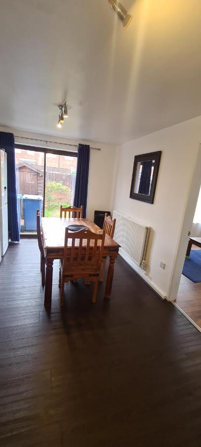 Apartment Lovely House 6 Mins Drive To Town Sleeps 1 To 6 *