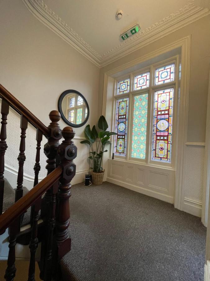 Deluxe Huge Detached House With Parking, Sleeps Up To 30 People, 2m From Centre * Liverpool