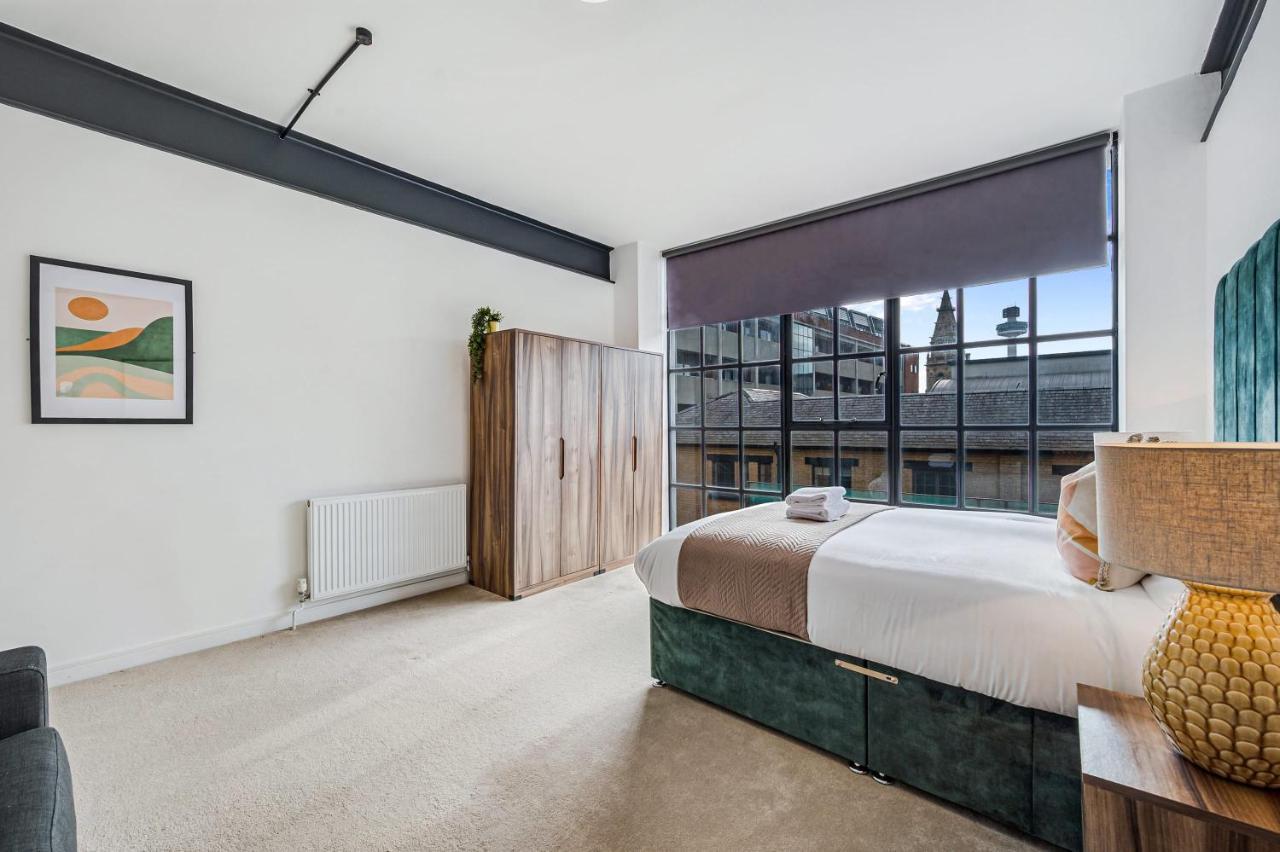 Host & - Manhattan House 8
