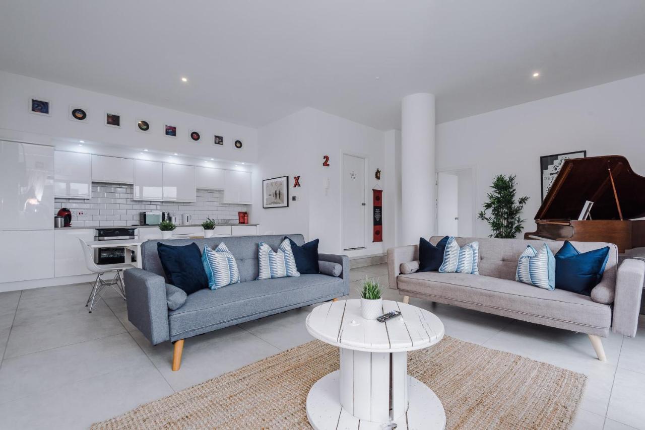 Apartment Host & - The Musician's With Grand Piano *
