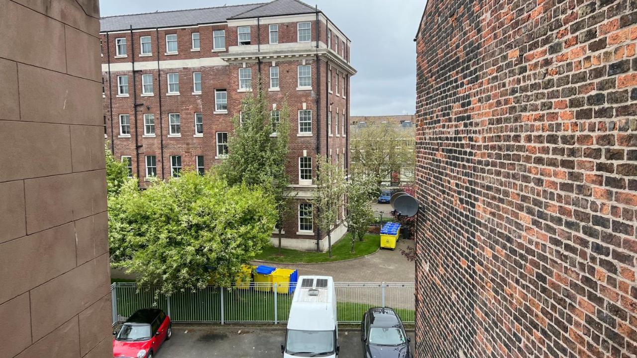 Apartment Centre Flat, Free Parking, Period