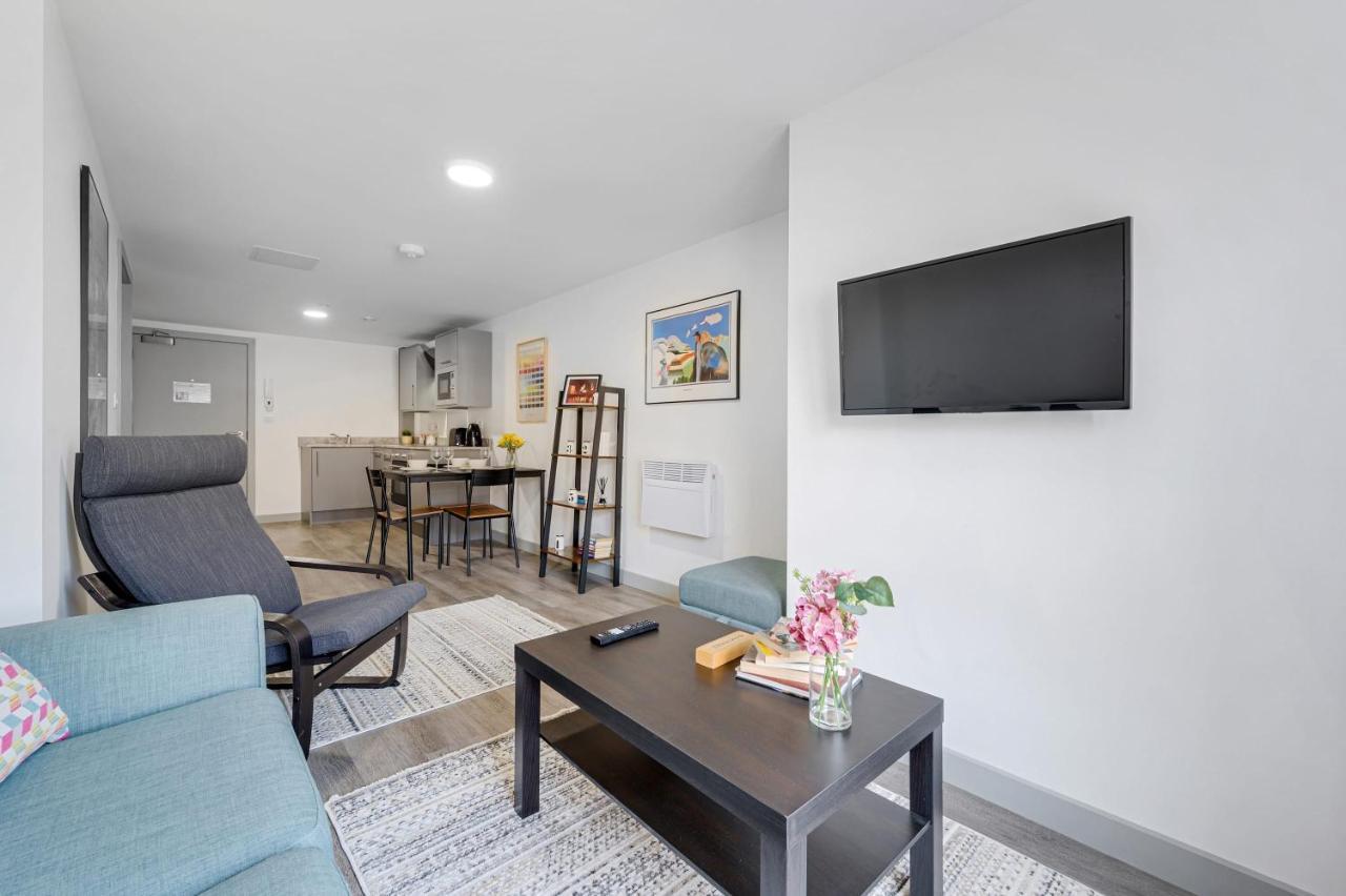 Apartment Host & - The Roscoe Nest *