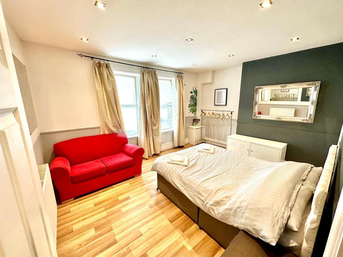 Adeamstays Provides Beautiful Centrally Located 1 And 2 Bed On Liverpools Boulevard Apartment Liverpool