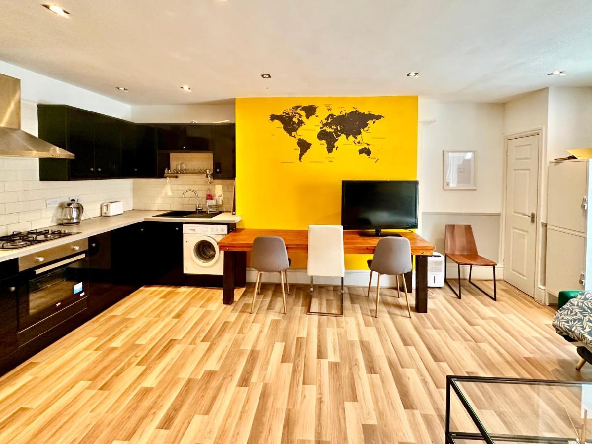 Adeamstays Provides Beautiful Centrally Located 1 And 2 Bed On Liverpools Boulevard * Liverpool